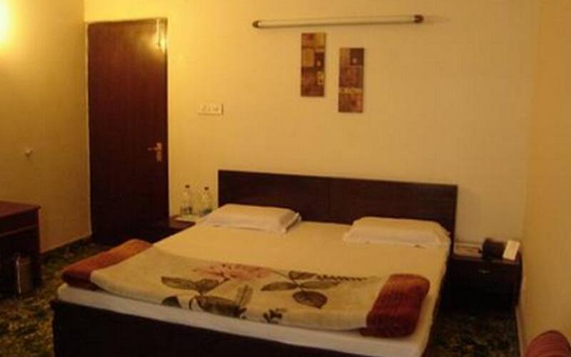 Yashwant Guest House, Kolhapur 1
